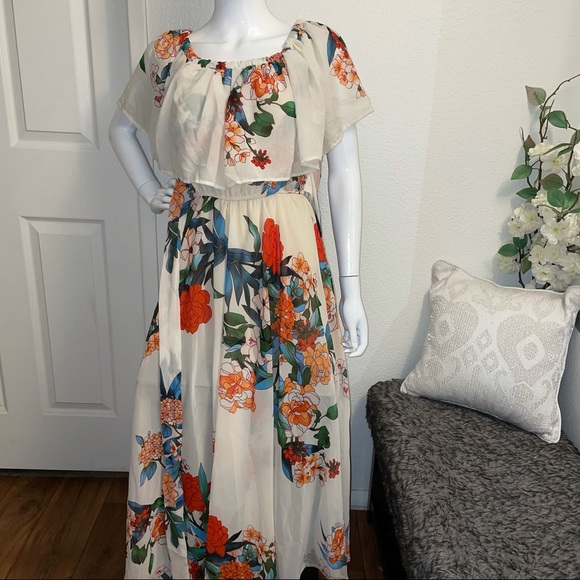 une ame Dresses & Skirts - Une Ame Dress Floral Pattern Long